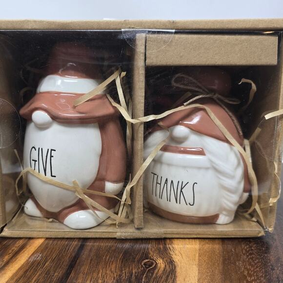Rae Dunn "GIVE THANKS" Set Of 2 Gnomes Figurine Thanksgiving Tabletop Decor NIB - Picture 1 of 2